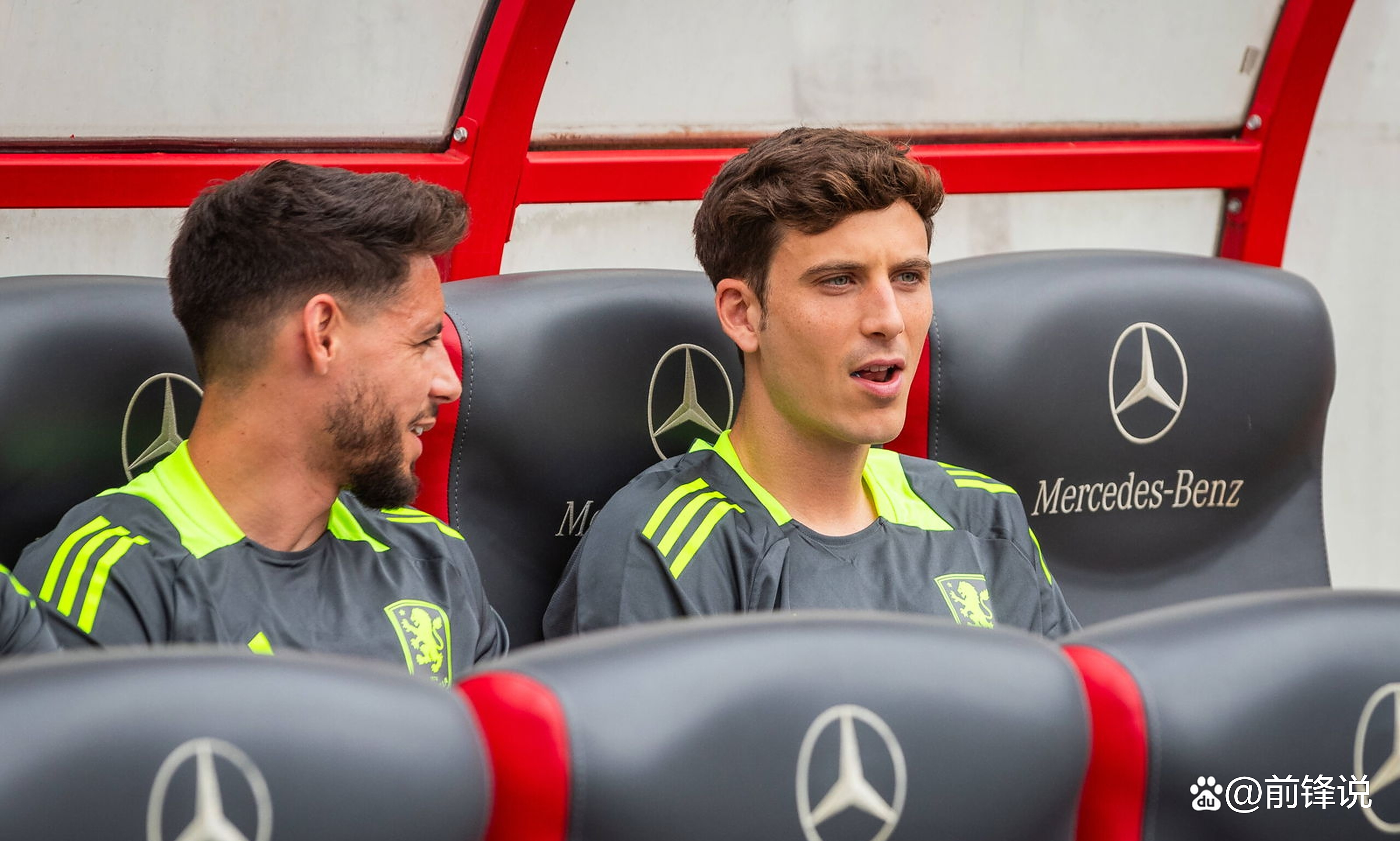 利兹联后卫遭受罚牌,球队或受制裁的简单介绍 利兹联后卫遭受罚牌,球队或受制裁的简单介绍