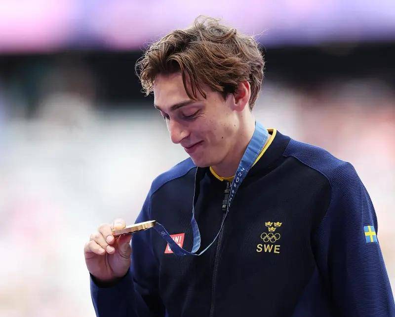 包含奥运会选手刷新世界纪录,震撼全场的词条 包含奥运会选手刷新世界纪录,震撼全场的词条