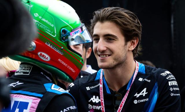 雷诺车队力克威廉姆斯，塞恩斯带队取胜